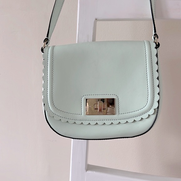 kate spade Handbags - Kate Spade scalloped adorableness